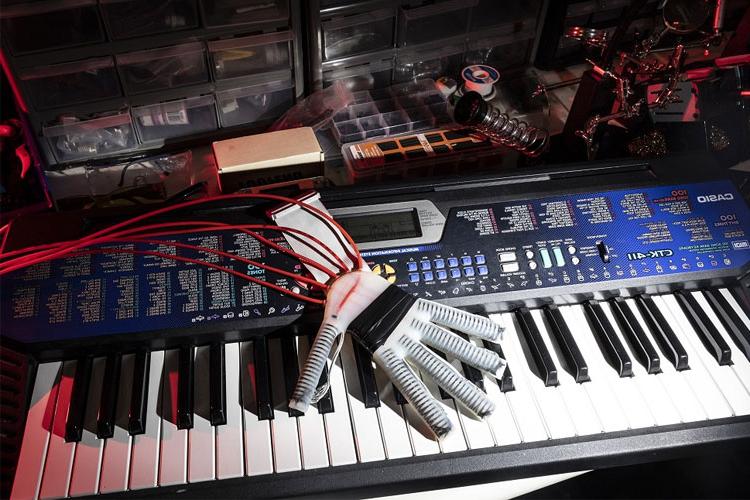 Learn about Robotic Glove Lends a ‘Hand’ 